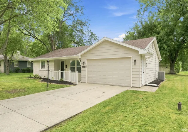 Photo 2 of Sale Pending at 10026 Jamaica Dr, Fort Wayne, IN 46825 | MLS# 202628529 | Listing updated on 2026-07-29