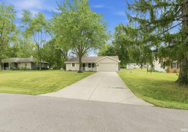 Photo 4 of Sale Pending at 10026 Jamaica Dr, Fort Wayne, IN 46825 | MLS# 202628529 | Listing updated on 2026-07-29