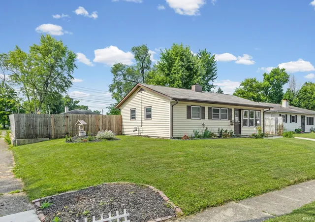 Photo 2 of Sale Pending at 1009 Rochelle Dr, Lafayette, IN 47909 | MLS# 202628548 | Listing updated on 2026-07-20