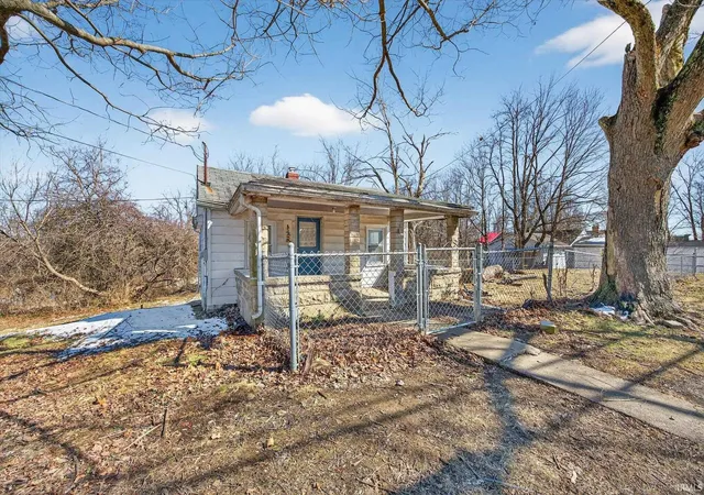 Photo 3 of Manufactured home for sale at 1530 W Arlington Rd, Bloomington, IN 47404 | MLS# 202628582 | Listing updated on 2026-07-16