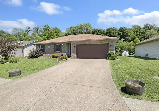 Photo 3 of Sale Pending at 6188 Yosemite Dr, Newburgh, IN 47630 | MLS# 202628590 | Listing updated on 2026-09-01