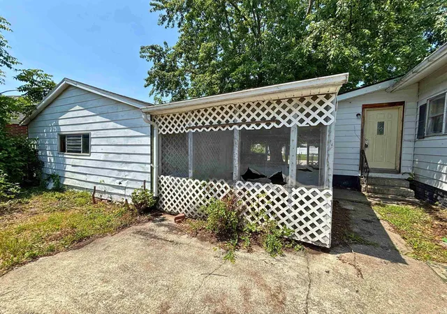 Photo 3 of Manufactured home for sale at 1001 E 5th Street, Muncie, IN 47302 | MLS# 202628622 | Listing updated on 2026-07-17