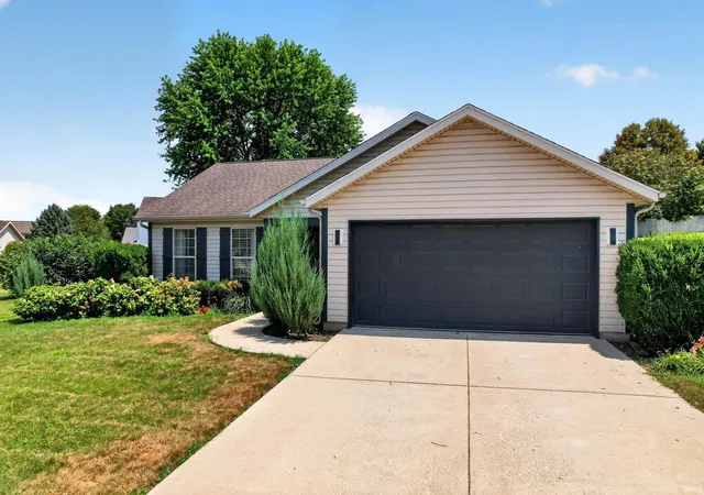 Photo 3 of Sale Pending at 404 Heritage Dr, Delphi, IN 46923 | MLS# 202628623 | Listing updated on 2026-10-01