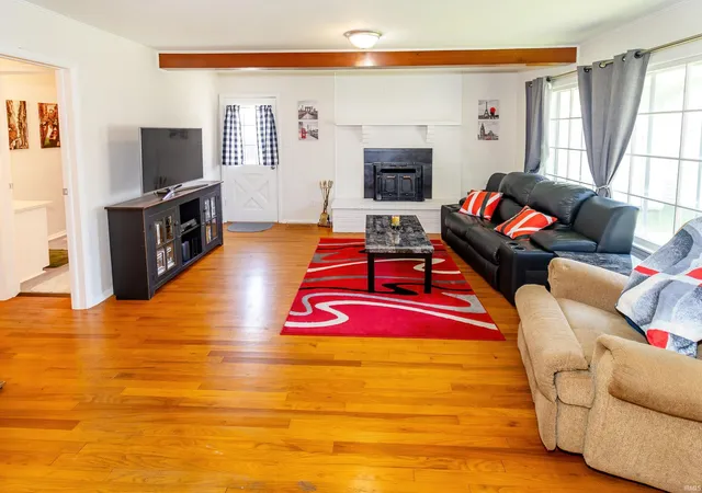 Photo 4 of Sale Pending at 1640 Broadmoor Ave, Evansville, IN 47714 | MLS# 202628626 | Listing updated on 2026-08-31