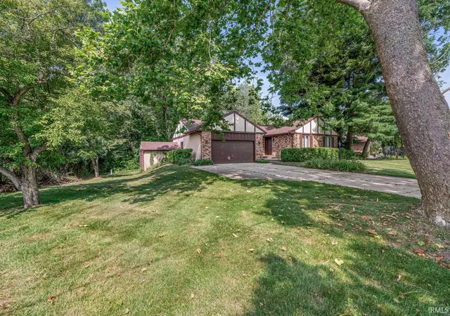Photo 3 of Sale Pending at 55045 Cobus Ln, Elkhart, IN 46514 | MLS# 202628632 | Listing updated on 2026-07-31