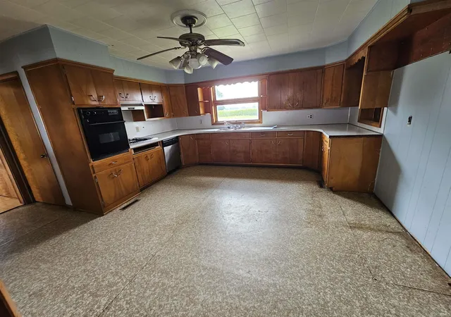 Photo 3 of Manufactured home for sale at 4192 W 325 South, Logansport, IN 46947 | MLS# 202628645 | Listing updated on 2026-08-01