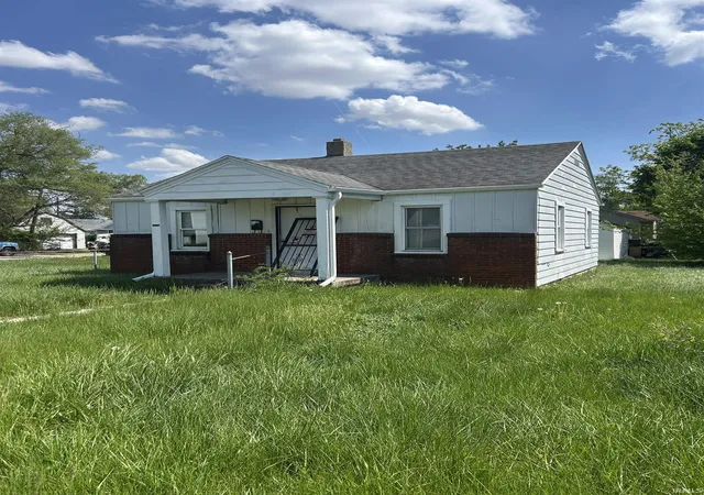 Photo 1 of Sale Pending at 1304 S Hackley St, Muncie, IN 47302 | MLS# 202628656 | Listing updated on 2026-07-25