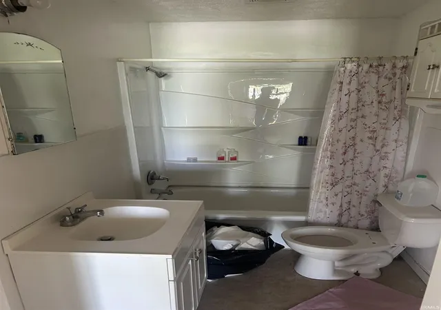Photo 3 of Sale Pending at 1304 S Hackley St, Muncie, IN 47302 | MLS# 202628656 | Listing updated on 2026-07-25