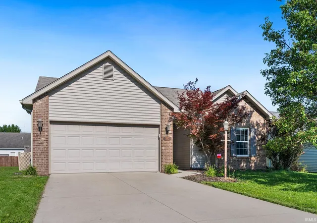 Photo 2 of Sale Pending at 1912 Black Bear Dr, Fort Wayne, IN 46808 | MLS# 202628658 | Listing updated on 2026-07-20