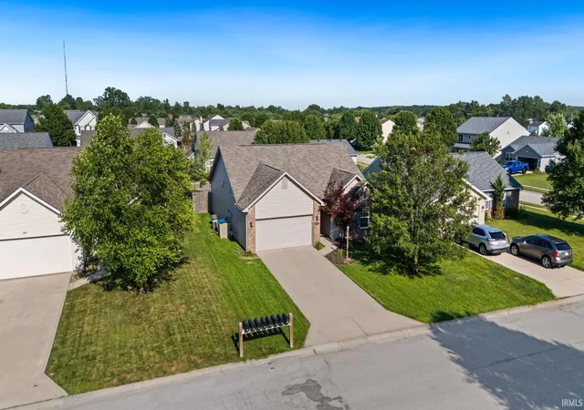 Photo 3 of Sale Pending at 1912 Black Bear Dr, Fort Wayne, IN 46808 | MLS# 202628658 | Listing updated on 2026-07-20