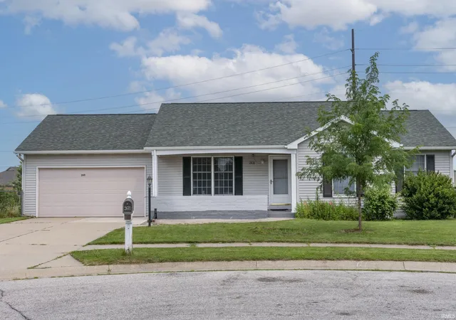 Photo 2 of Sale Pending at 2611 Wynnewood Ct, Goshen, IN 46526 | MLS# 202628666 | Listing updated on 2026-09-18