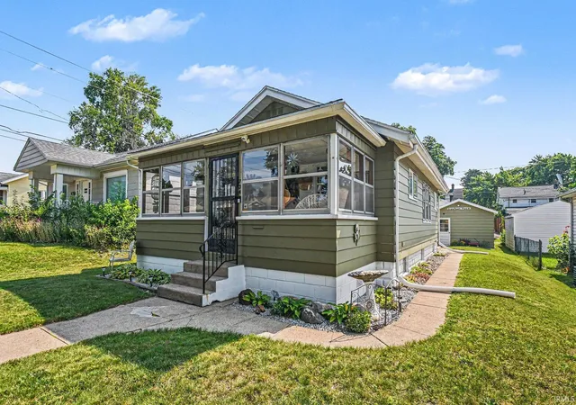 Photo 2 of Sale Pending at 734 S 31st Street, South Bend, IN 46615 | MLS# 202628672 | Listing updated on 2026-07-22