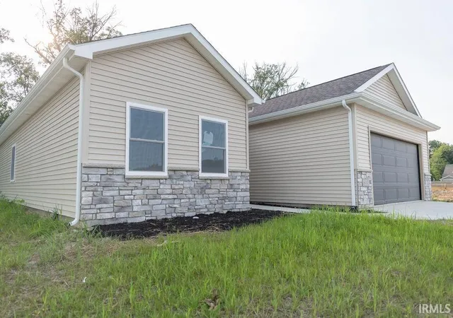 Photo 2 of Sale Pending at 600 S Cottonwood Ct, Columbia City, IN 46725 | MLS# 202628685 | Listing updated on 2026-09-14