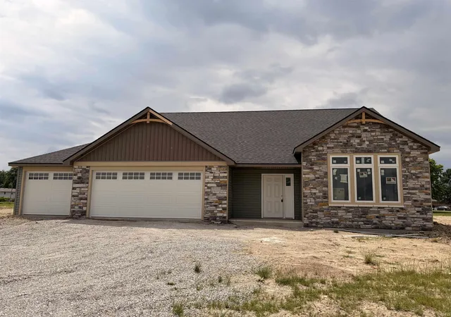 Photo 8 of Sale Pending at 5035 Chickadee Dr, Woodburn, IN 46797 | MLS# 202628694 | Listing updated on 2026-08-19