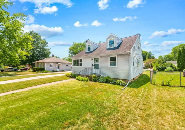Photo 3 of Sale Pending at 607 E 5th Street, North Manchester, IN 46962 | MLS# 202628733 | Listing updated on 2026-10-02