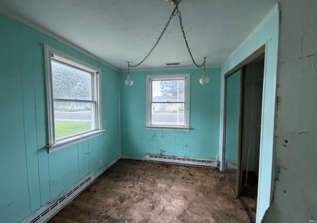 Photo 4 of Sale Pending at 702 W Grant St, Hartford City, IN 47348 | MLS# 202628737 | Listing updated on 2026-09-12