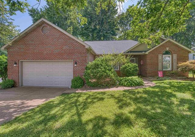 Photo 2 of Sale Pending at 4422 Summercreek Ln, Newburgh, IN 47630 | MLS# 202628769 | Listing updated on 2026-10-04