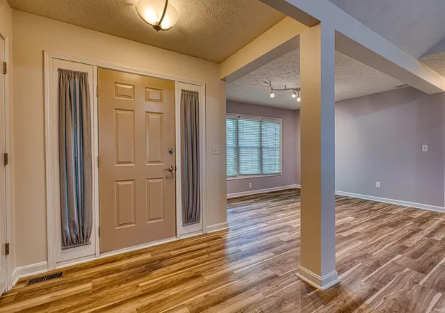 Photo 3 of Sale Pending at 4422 Summercreek Ln, Newburgh, IN 47630 | MLS# 202628769 | Listing updated on 2026-10-04