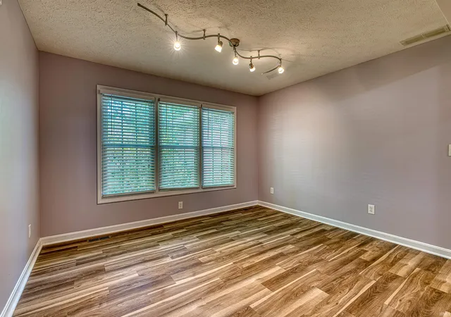 Photo 4 of Sale Pending at 4422 Summercreek Ln, Newburgh, IN 47630 | MLS# 202628769 | Listing updated on 2026-10-04
