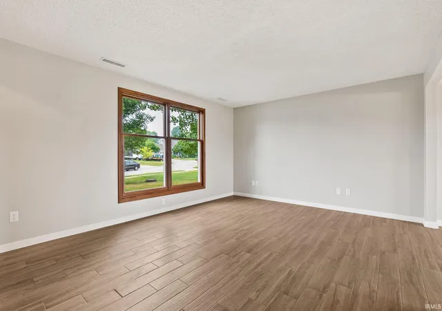 Photo 3 of Manufactured home for sale at 1016 Crowder Ct, Fort Wayne, IN 46825 | MLS# 202628815 | Listing updated on 2026-07-24