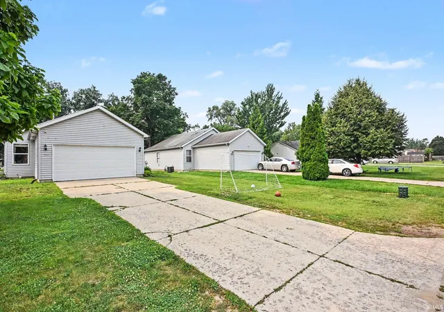 Photo 2 of Sale Pending at 818 W Indiana Ave, Elkhart, IN 46516 | MLS# 202628820 | Listing updated on 2026-09-02