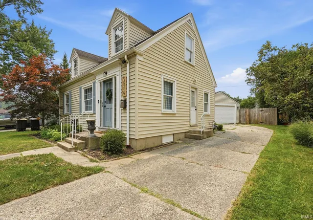 Photo 3 of Manufactured home for sale at 3914 Hiawatha Blvd, Fort Wayne, IN 46809 | MLS# 202628823 | Listing updated on 2026-07-21
