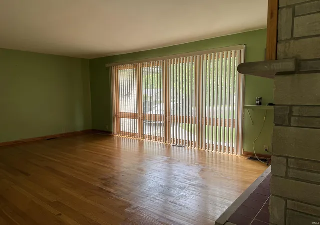 Photo 4 of Manufactured home for sale at 126 Edgewood Dr, Bedford, IN 47421 | MLS# 202628852 | Listing updated on 2026-09-24