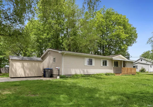 Photo 1 of Sale Pending at 1047 E Smith St, Warsaw, IN 46580 | MLS# 202628886 | Listing updated on 2026-09-08