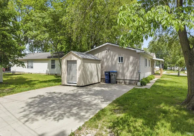 Photo 2 of Sale Pending at 1047 E Smith St, Warsaw, IN 46580 | MLS# 202628886 | Listing updated on 2026-09-08