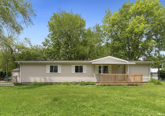 Photo 3 of Sale Pending at 1047 E Smith St, Warsaw, IN 46580 | MLS# 202628886 | Listing updated on 2026-09-08
