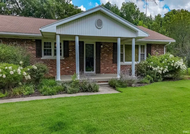 Photo 3 of Sale Pending at 7965 W Franklin Rd, Evansville, IN 47712 | MLS# 202628891 | Listing updated on 2026-09-29