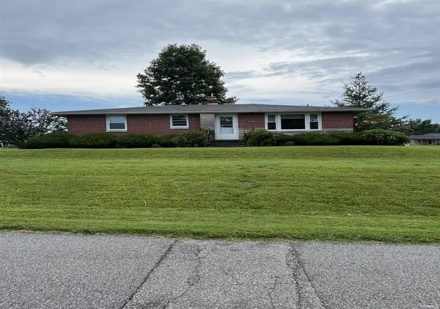 Photo 2 of Manufactured home for sale at 501 E Florence St, Salem, IN 47167 | MLS# 202628909 | Listing updated on 2026-09-16
