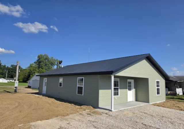 Photo 2 of Manufactured home for sale at 187 Charlotte Ave, Switz City, IN 47465 | MLS# 202628916 | Listing updated on 2026-09-10