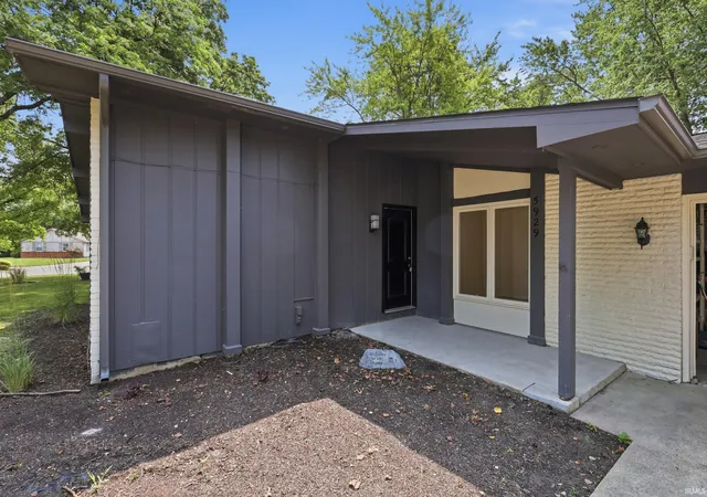 Photo 3 of Manufactured home for sale at 9529 Wolf River Pl, Fort Wayne, IN 46804 | MLS# 202628926 | Listing updated on 2026-07-19
