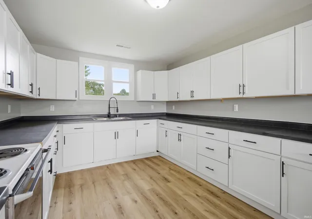 Photo 2 of Manufactured home for sale at 117 S Barclay St, Fairmount, IN 46928 | MLS# 202628929 | Listing updated on 2026-08-28