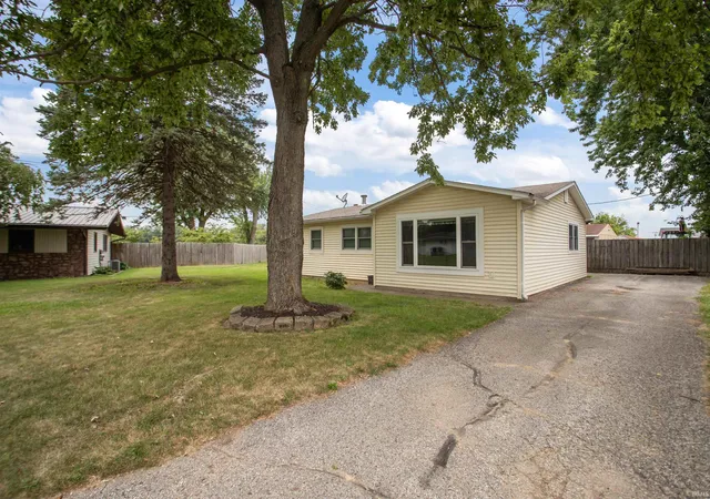 Photo 2 of Sale Pending at 406 Brave Ct, Kokomo, IN 46902 | MLS# 202628933 | Listing updated on 2026-07-22