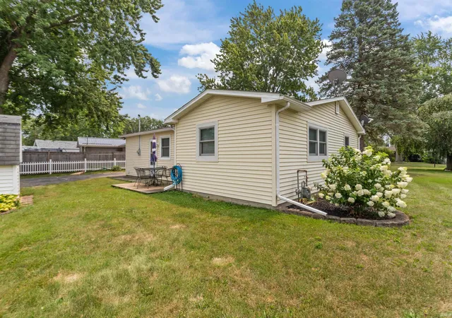 Photo 3 of Sale Pending at 406 Brave Ct, Kokomo, IN 46902 | MLS# 202628933 | Listing updated on 2026-07-22