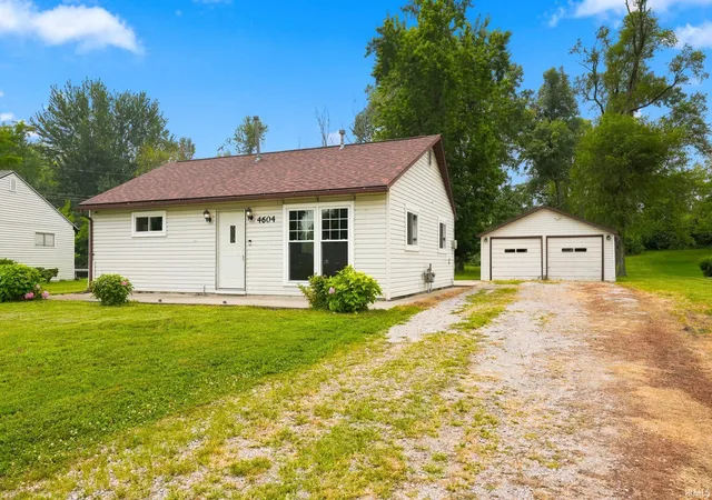 Photo 1 of Sale Pending at 4604 W Cedar Crst Cir, Fort Wayne, IN 46809 | MLS# 202628950 | Listing updated on 2026-07-20