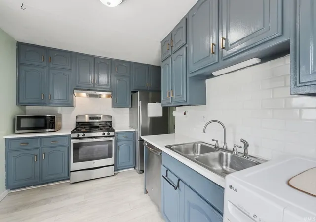 Photo 3 of Sale Pending at 4604 W Cedar Crst Cir, Fort Wayne, IN 46809 | MLS# 202628950 | Listing updated on 2026-07-20