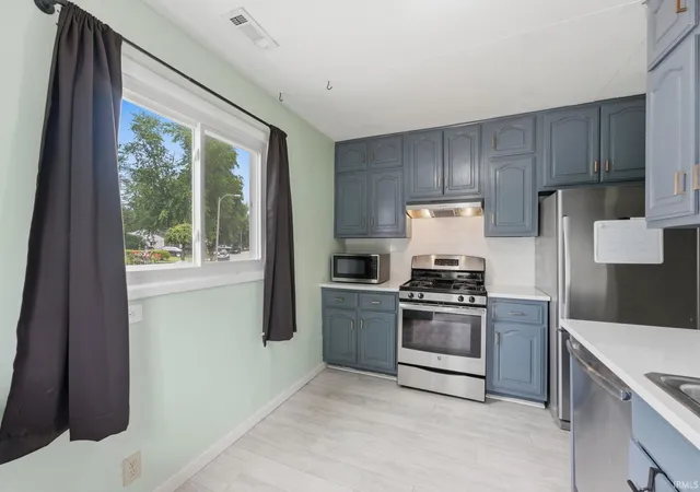 Photo 4 of Sale Pending at 4604 W Cedar Crst Cir, Fort Wayne, IN 46809 | MLS# 202628950 | Listing updated on 2026-07-20