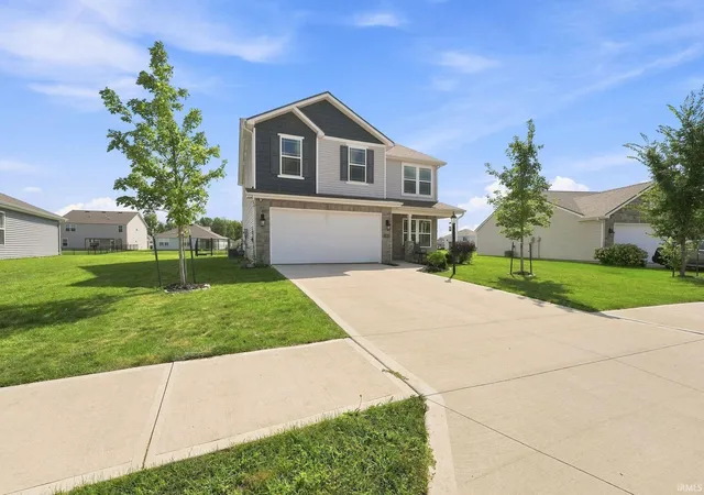 Photo 3 of Sale Pending at 11455 Cedarmont Dr, Fort Wayne, IN 46818 | MLS# 202628954 | Listing updated on 2026-09-02