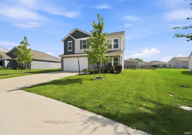 Photo 3 of Sale Pending at 11455 Cedarmont Dr, Fort Wayne, IN 46818 | MLS# 202628954 | Listing updated on 2026-09-02