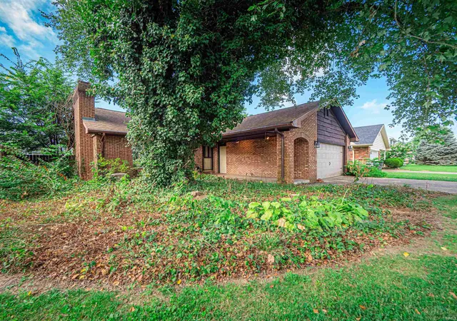 Photo 2 of Sale Pending at 6709 Lincoln Ave, Evansville, IN 47715 | MLS# 202628959 | Listing updated on 2026-07-30