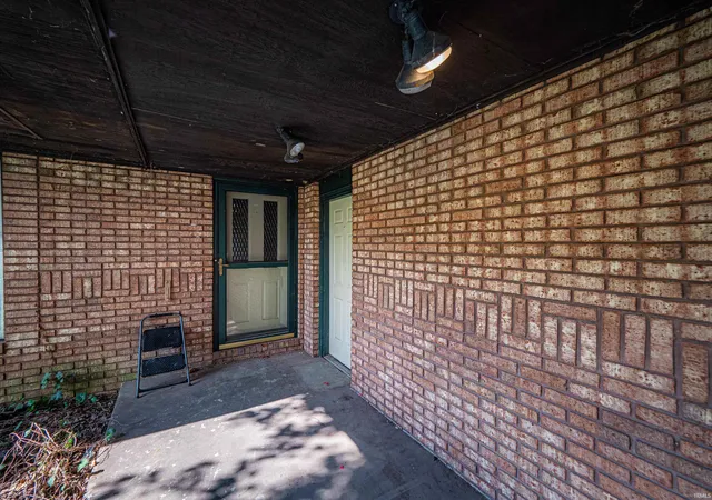 Photo 3 of Sale Pending at 6709 Lincoln Ave, Evansville, IN 47715 | MLS# 202628959 | Listing updated on 2026-07-30