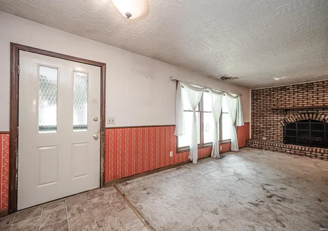 Photo 4 of Sale Pending at 6709 Lincoln Ave, Evansville, IN 47715 | MLS# 202628959 | Listing updated on 2026-07-30