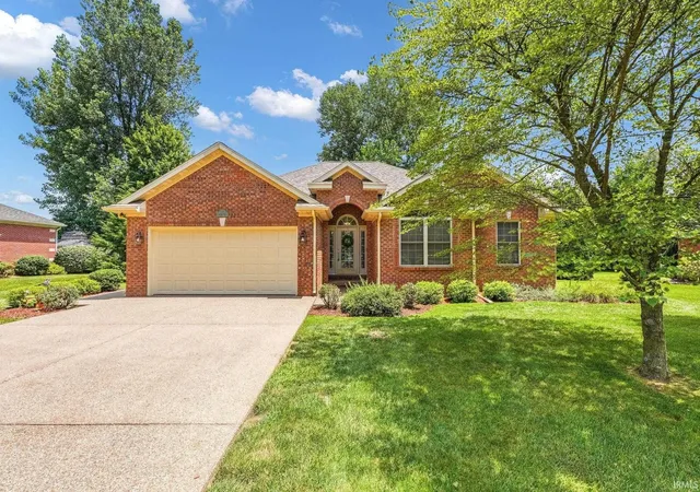 Photo 1 of Sale Pending at 2807 Janeway Dr, Mount Carmel, IL 62863 | MLS# 202628961 | Listing updated on 2026-09-02