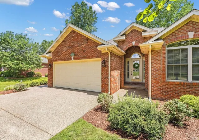 Photo 2 of Sale Pending at 2807 Janeway Dr, Mount Carmel, IL 62863 | MLS# 202628961 | Listing updated on 2026-09-02