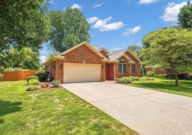Photo 3 of Sale Pending at 2807 Janeway Dr, Mount Carmel, IL 62863 | MLS# 202628961 | Listing updated on 2026-09-02