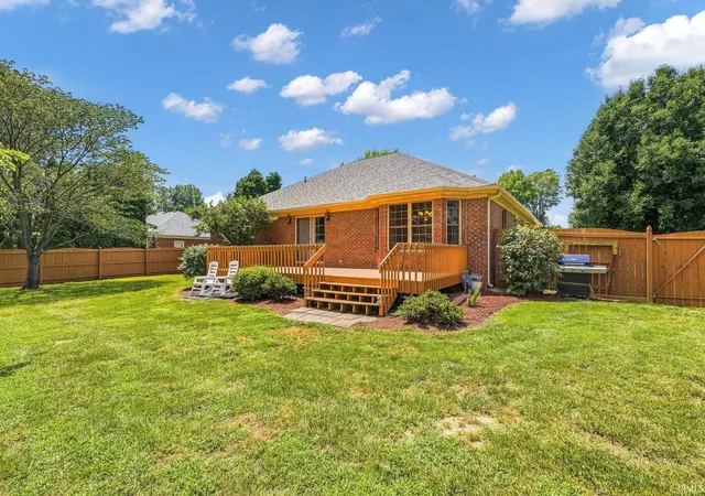 Photo 4 of Sale Pending at 2807 Janeway Dr, Mount Carmel, IL 62863 | MLS# 202628961 | Listing updated on 2026-09-02