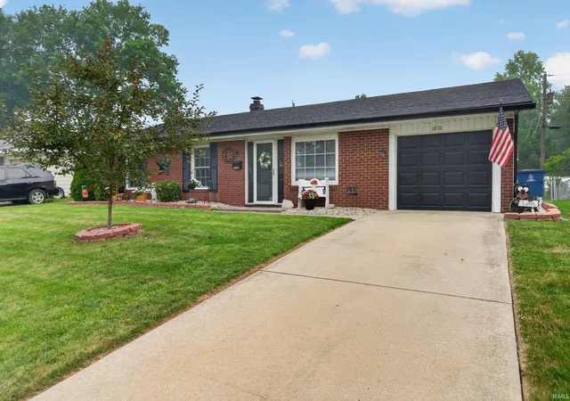 Photo 2 of Sale Pending at 1810 W Wilno Dr, Marion, IN 46952 | MLS# 202628969 | Listing updated on 2026-07-23